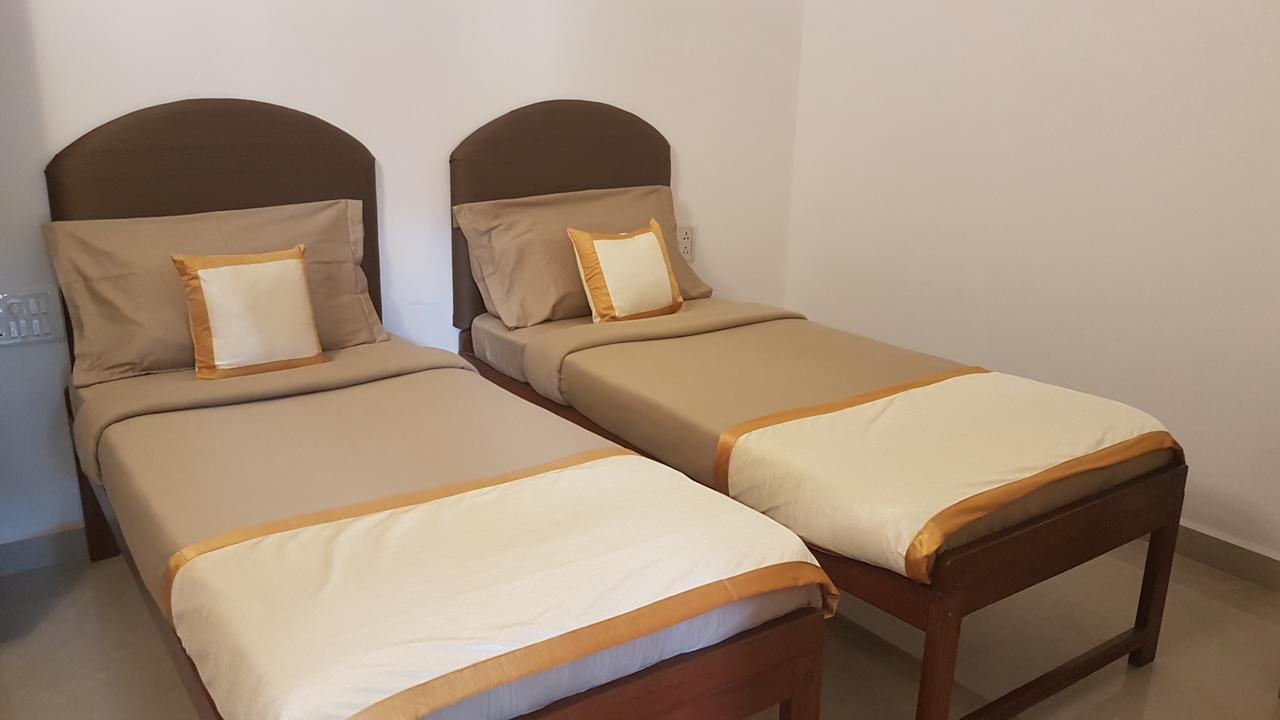 Hill Top Goa Lodge Вагатор Екстериор снимка