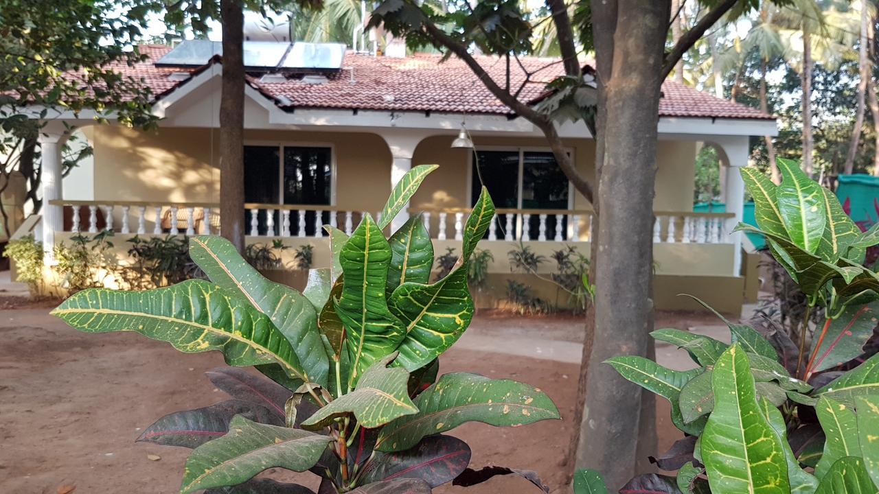Hill Top Goa Lodge Вагатор Екстериор снимка