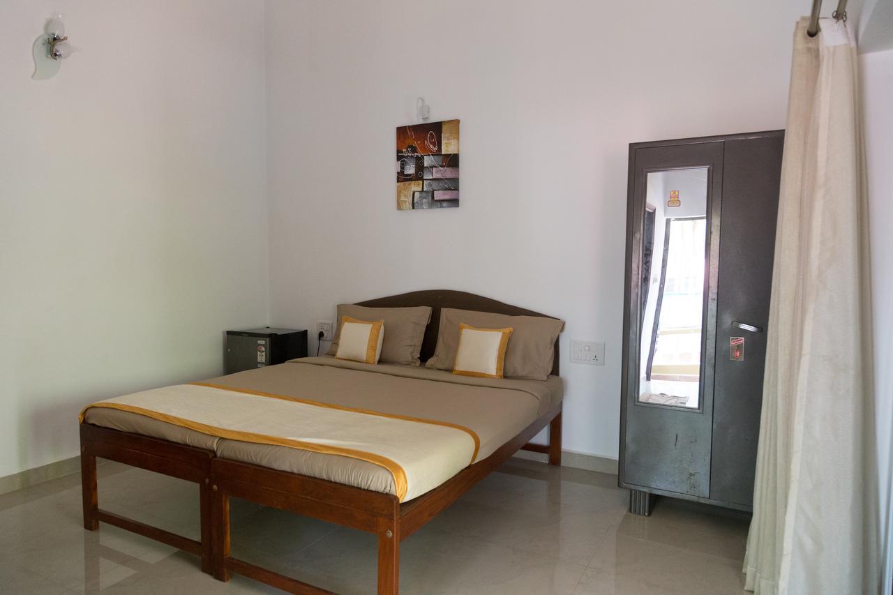 Hill Top Goa Lodge Вагатор Екстериор снимка
